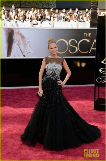kristin-chenoweth-oscars-2013-red-carpet-full