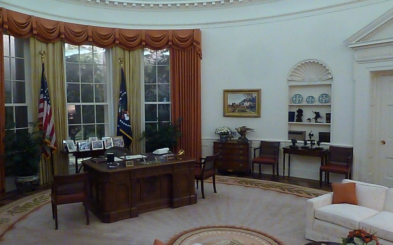 Reagan-oval-office