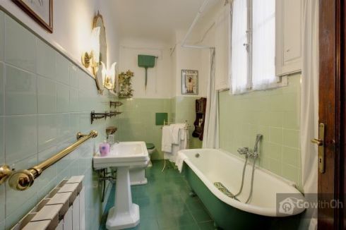 Italian-bathroom