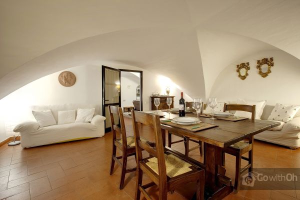 Go-with-oh-Florence-apartment