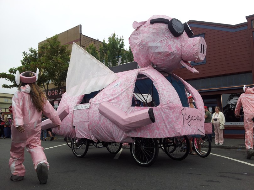 pig-kinetic-sculpture