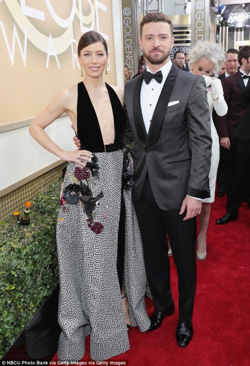 jessica-biel-justin-timberlake-2017-golden-globes-red-carpet