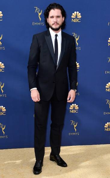 kit-harrington-2018-emmy-awards-red-carpet-fashion