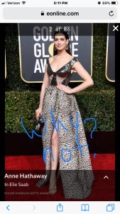 anne hathaway golden globes red carpet